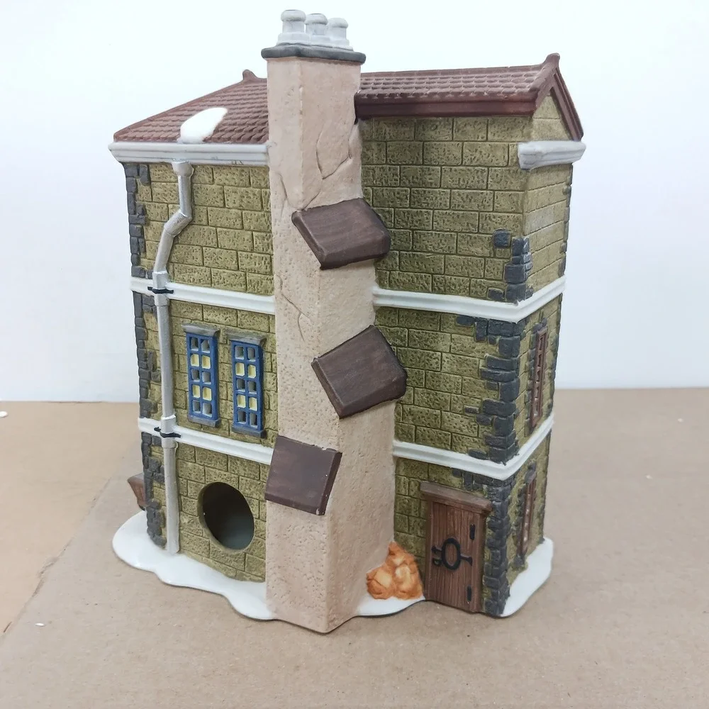 Dept 56 Dickens Village Kings Road Post Office 5801-7 Porcelain Christmas House